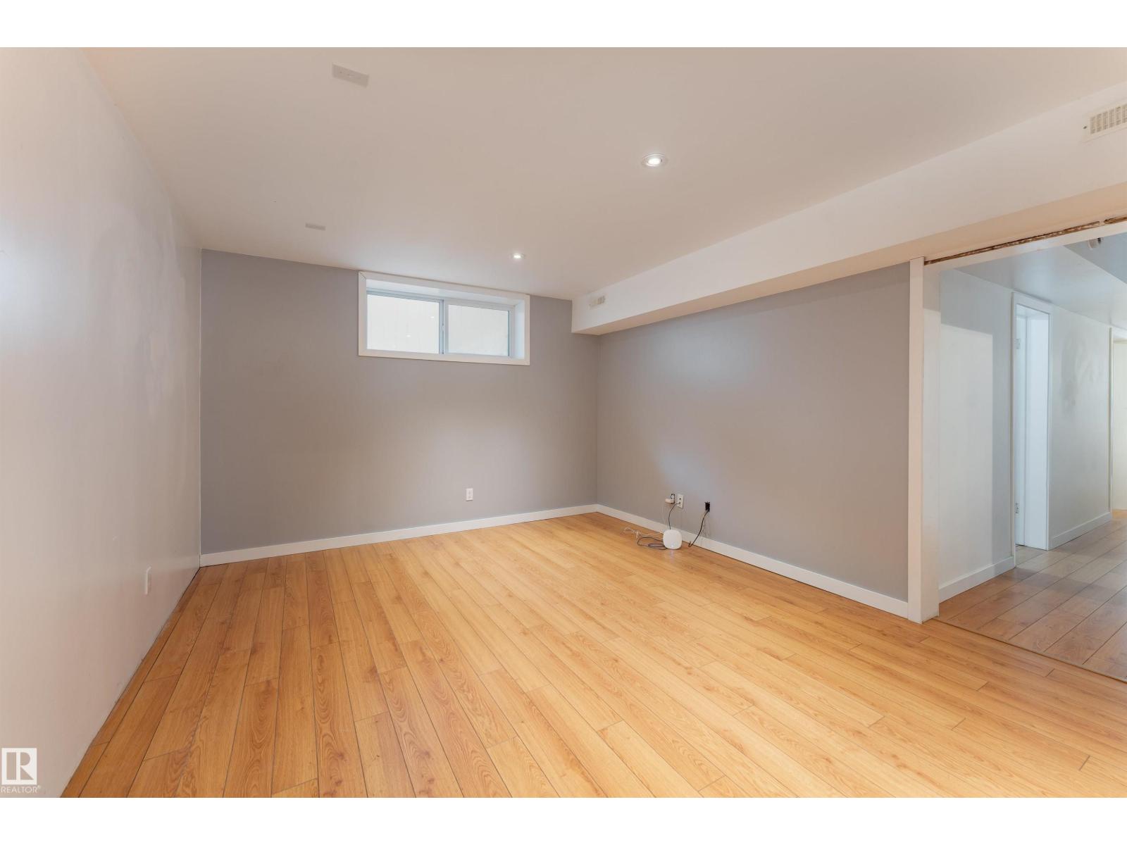 10320 76 St Nw Nw Property Photo 28
