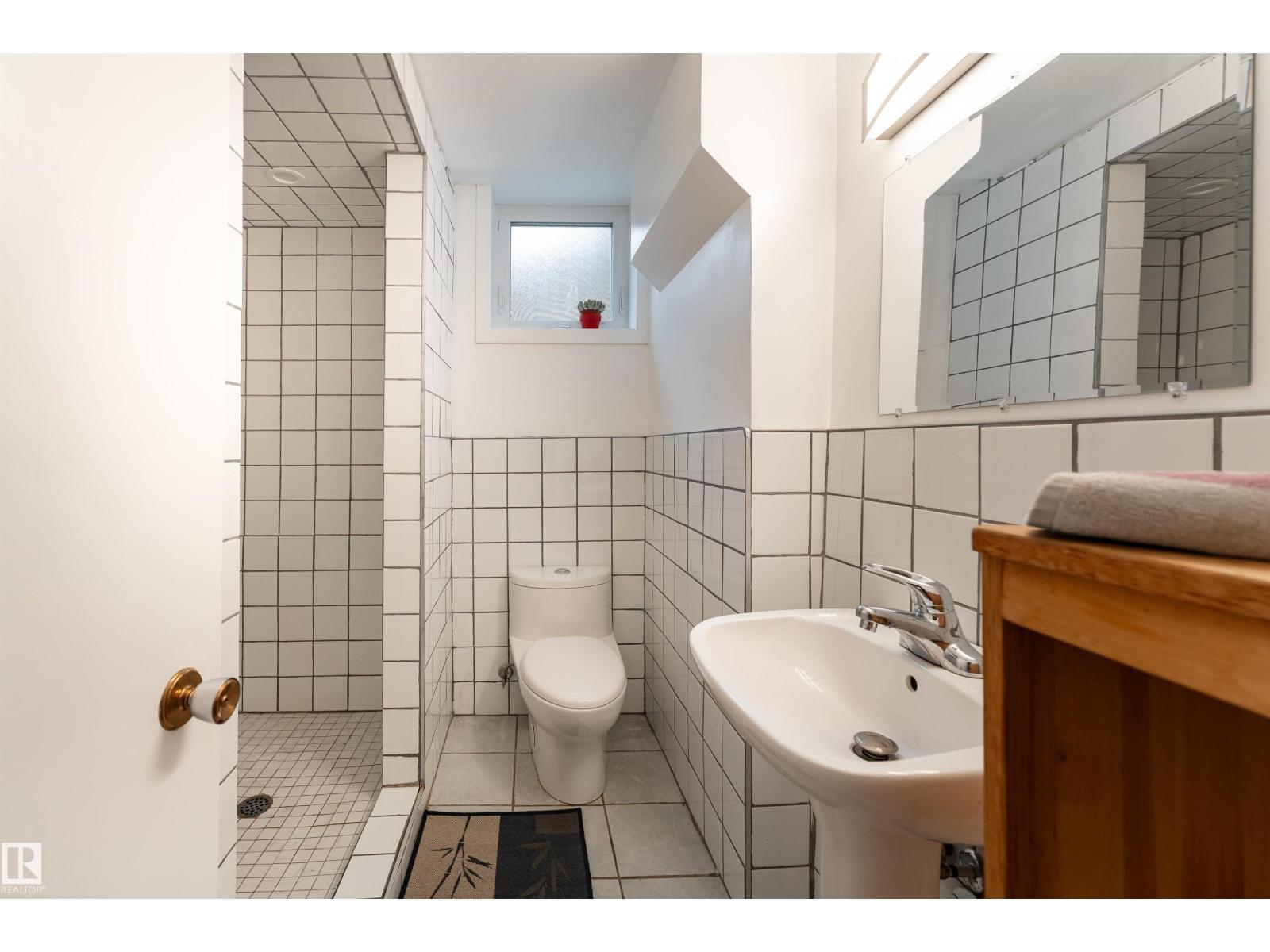 10320 76 St Nw Nw Property Photo 31
