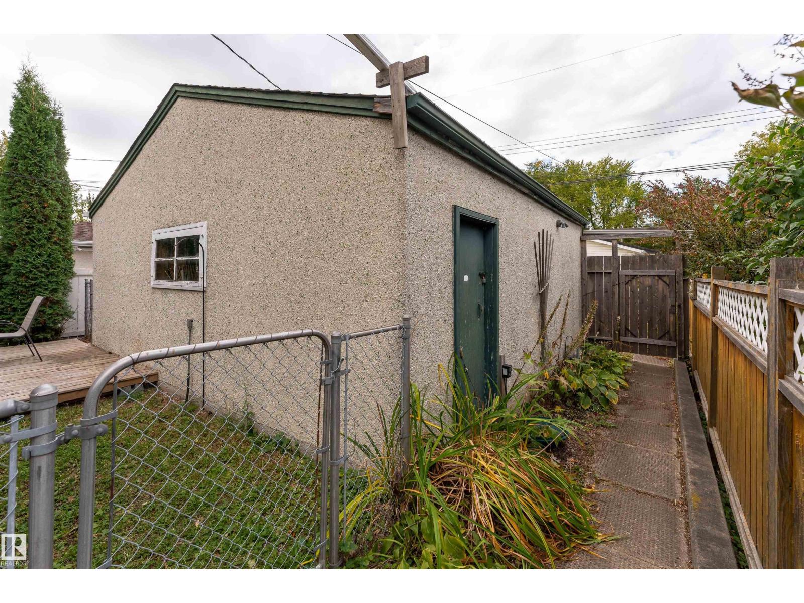 10320 76 St Nw Nw Property Photo 40