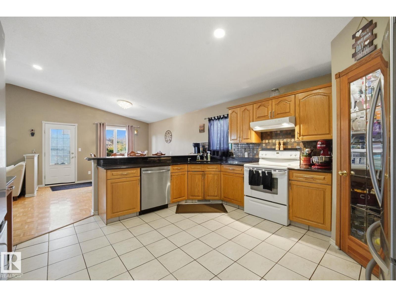 5132 157 Av Nw Property Photo 6