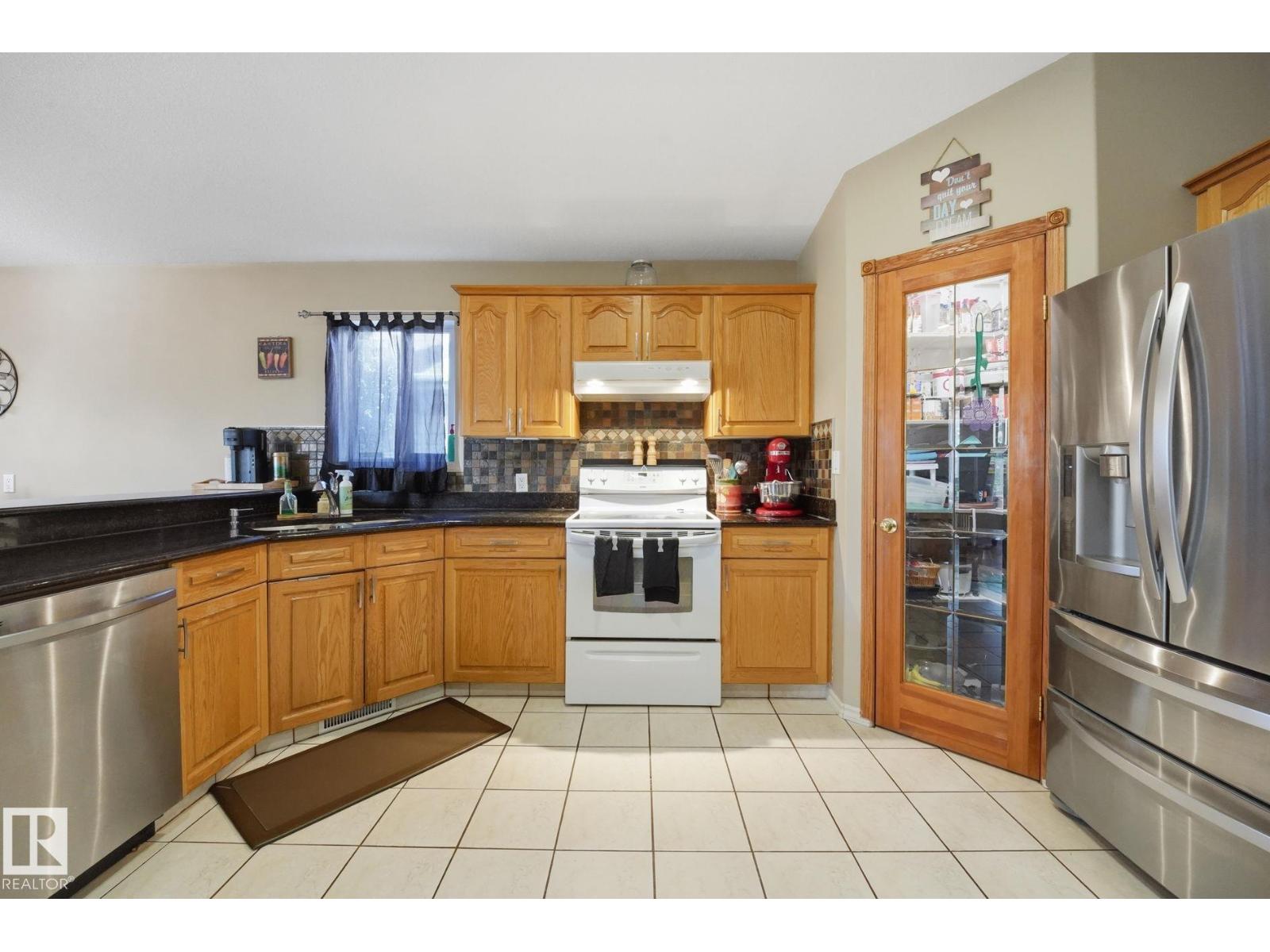 5132 157 Av Nw Property Photo 9