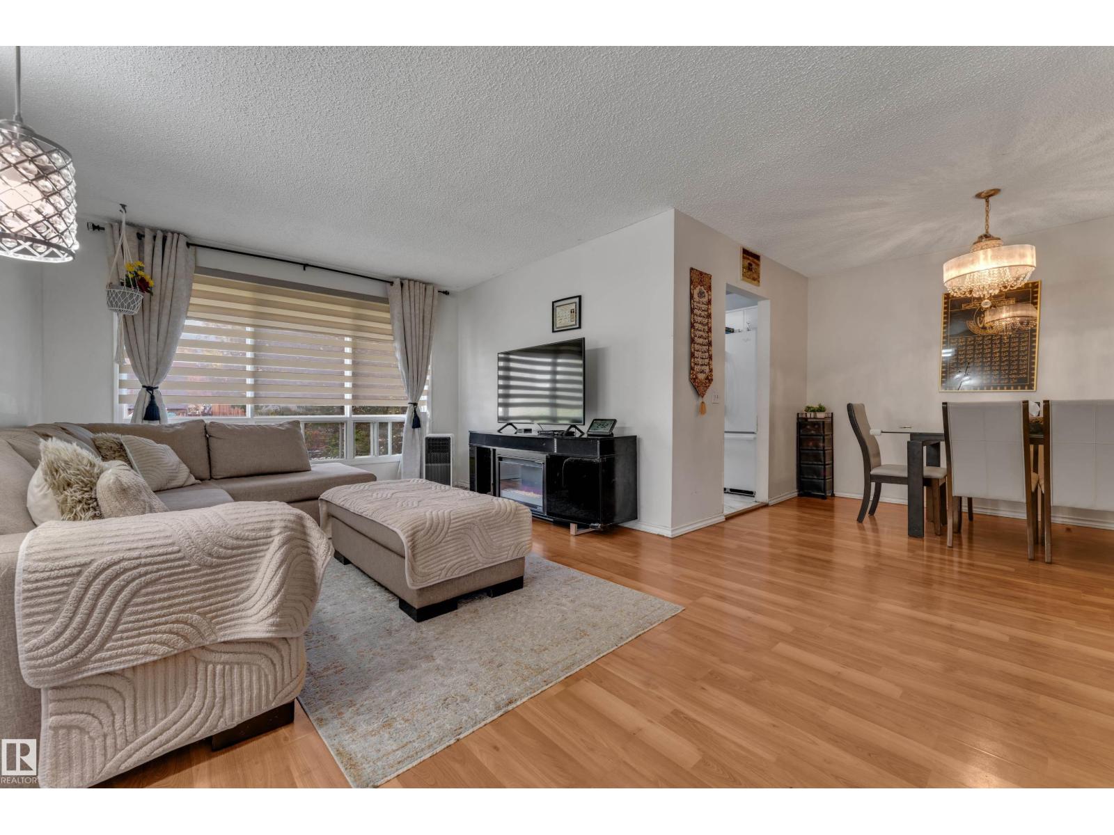 2114 38 St Nw Property Photo 4