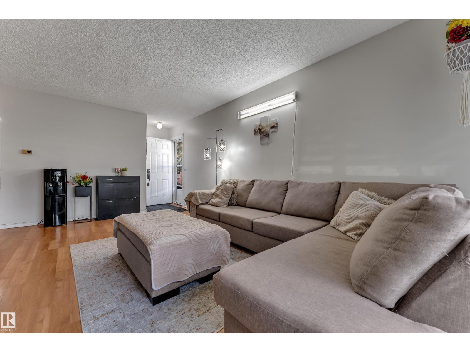 2114 38 St Nw Property Photo 5