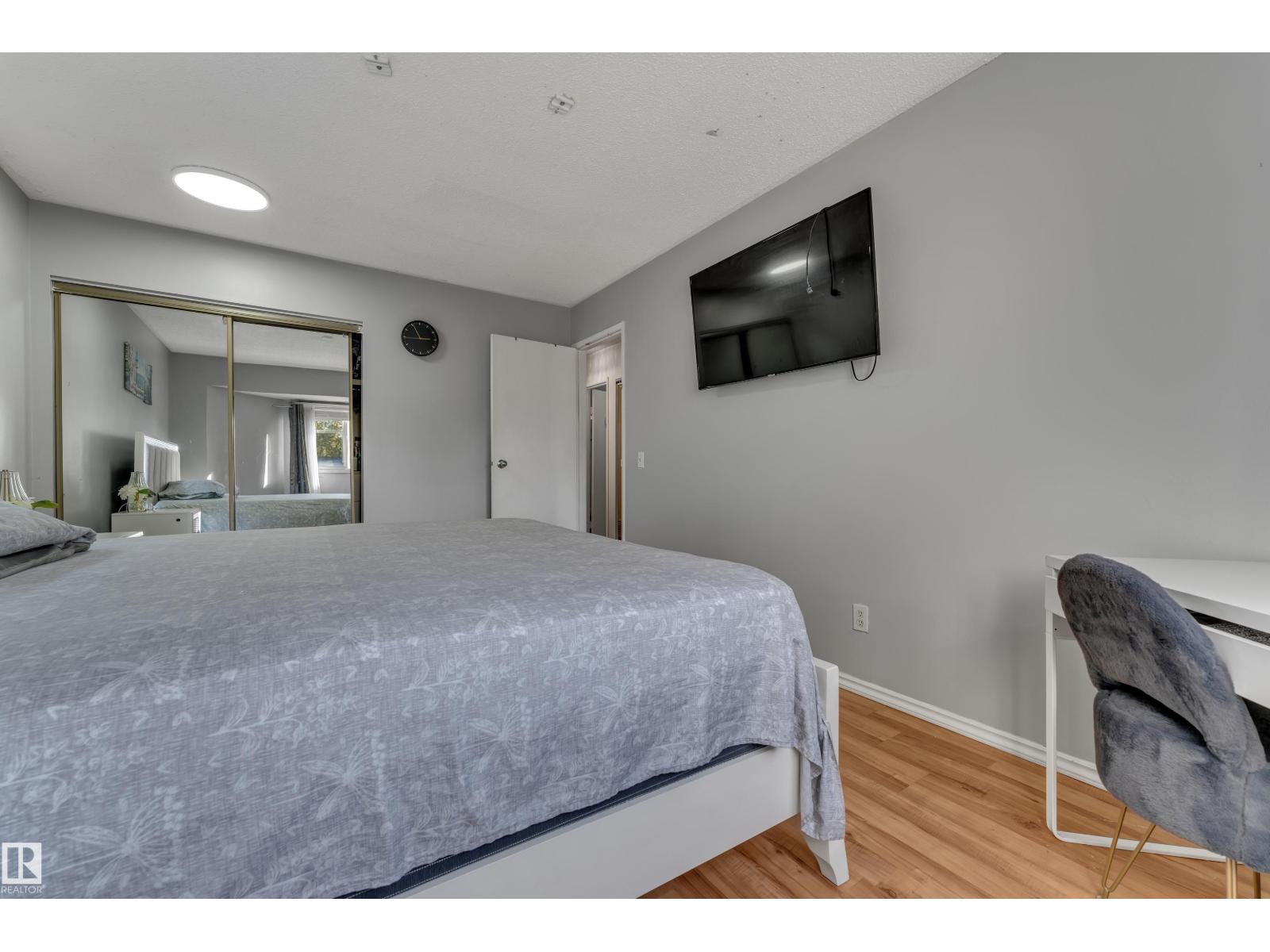 2114 38 St Nw Property Photo 10