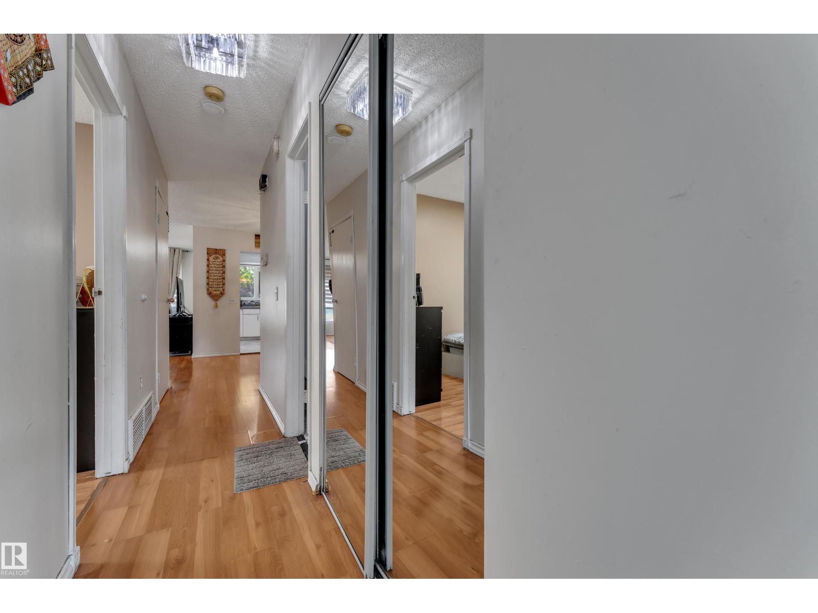2114 38 St Nw Property Photo 14