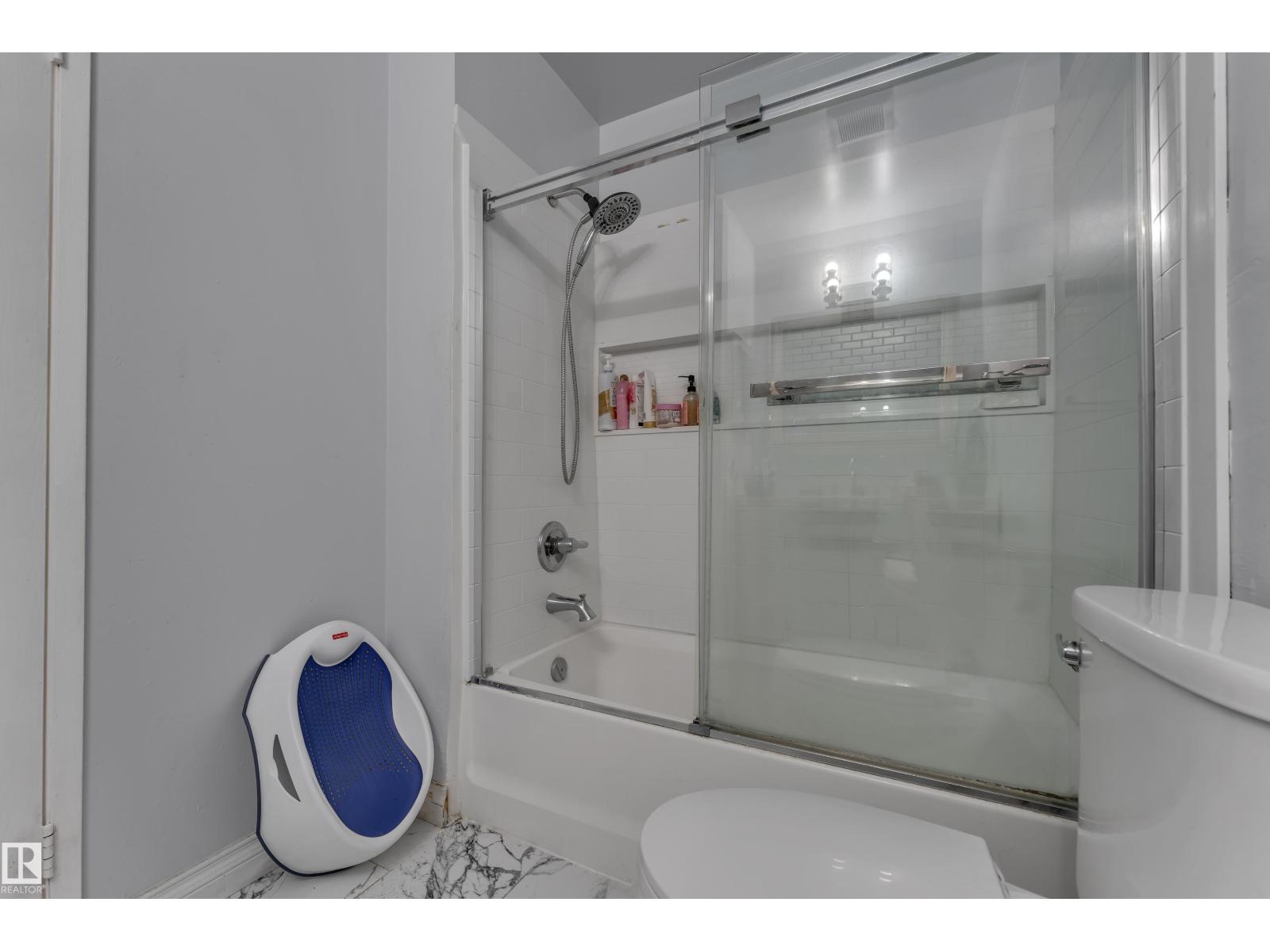 2114 38 St Nw Property Photo 16