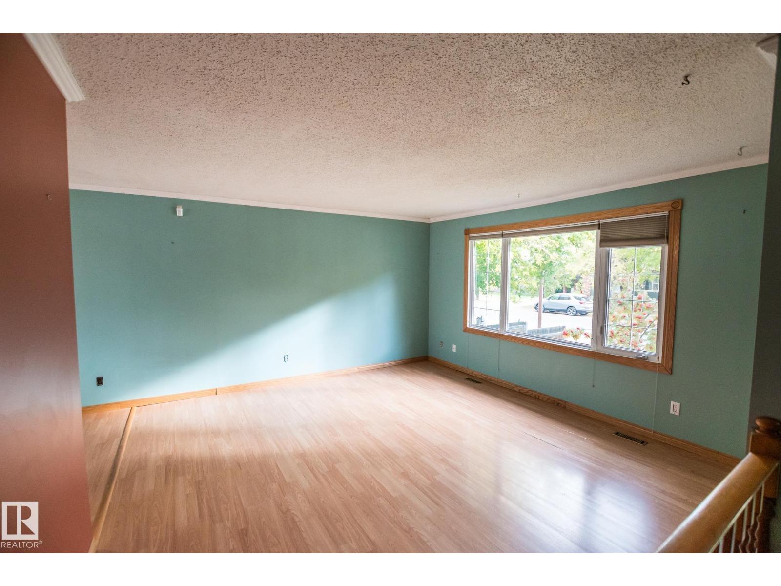4524 41a St Property Photo 4