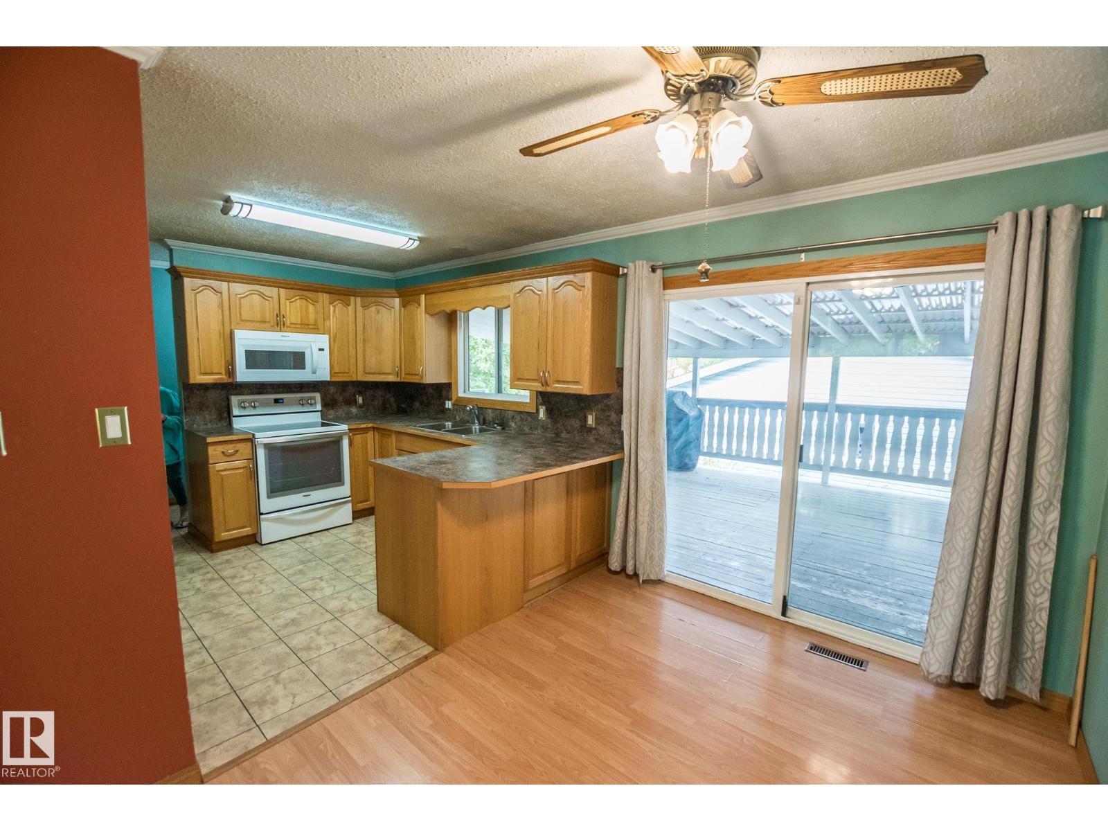 4524 41a St Property Photo 6