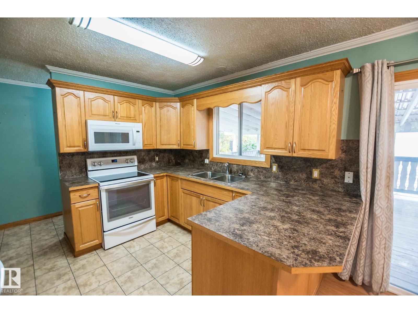 4524 41a St Property Photo 8