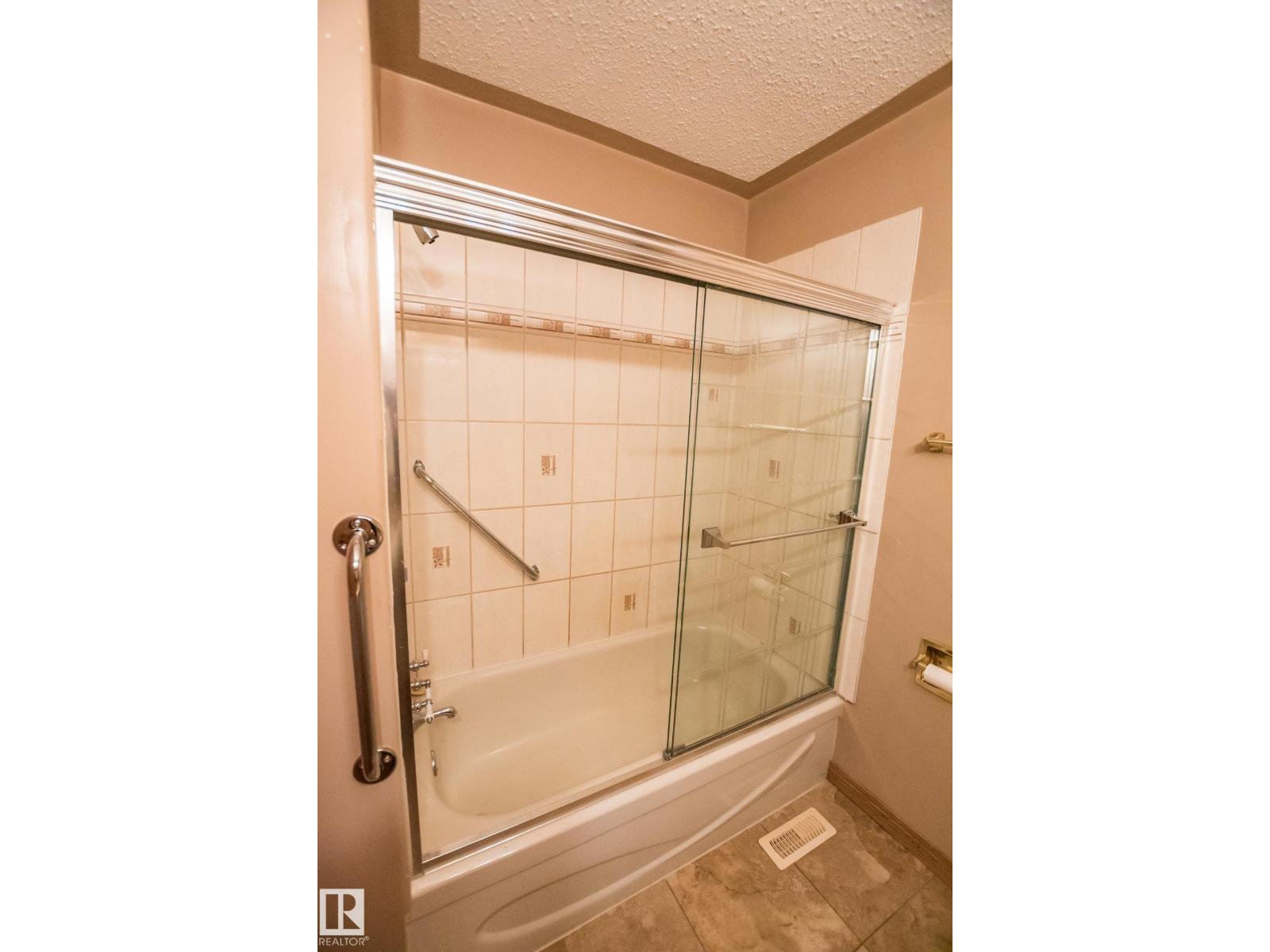4524 41a St Property Photo 14