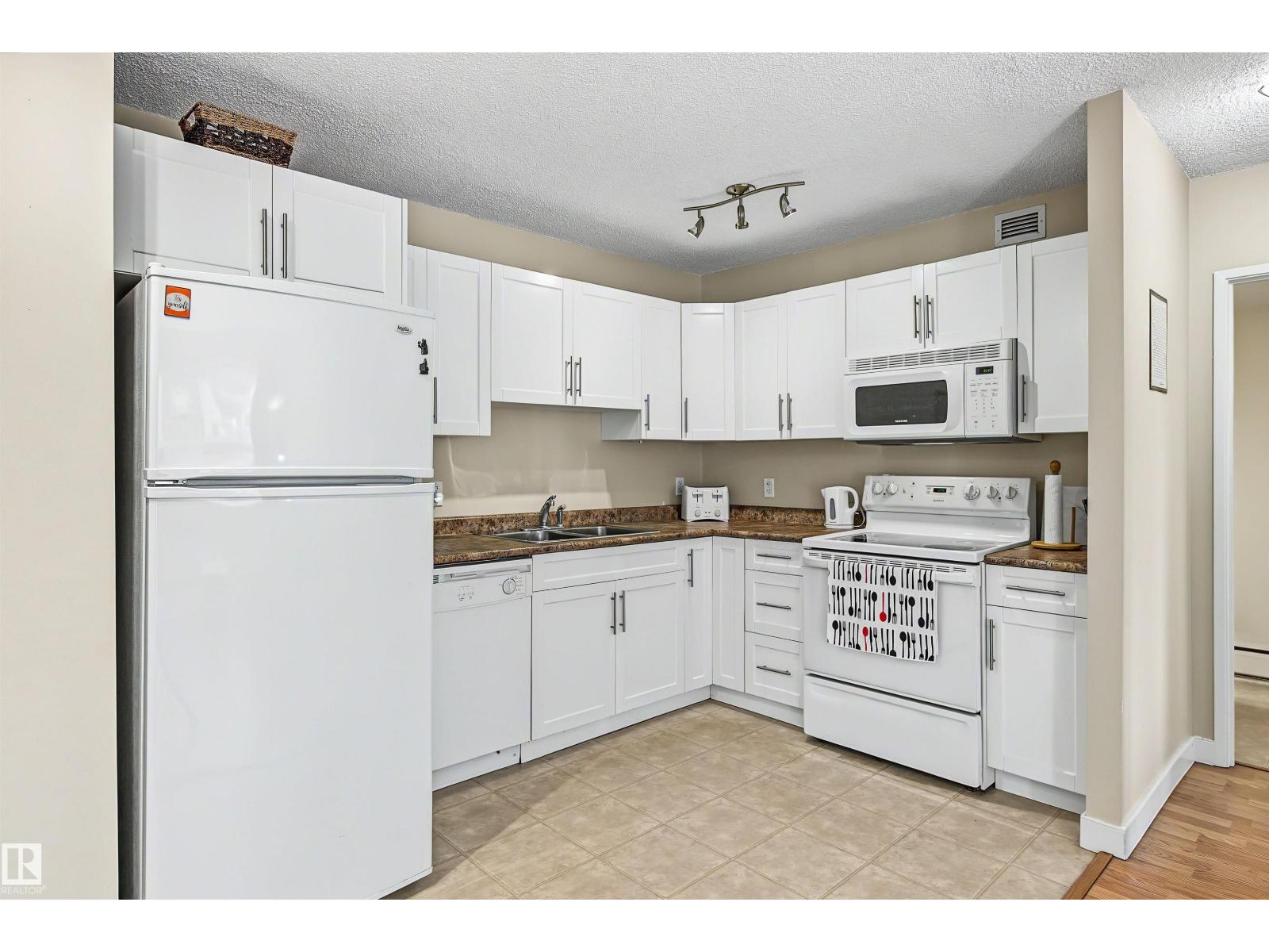 #309 9710 105 St Nw Property Photo 10