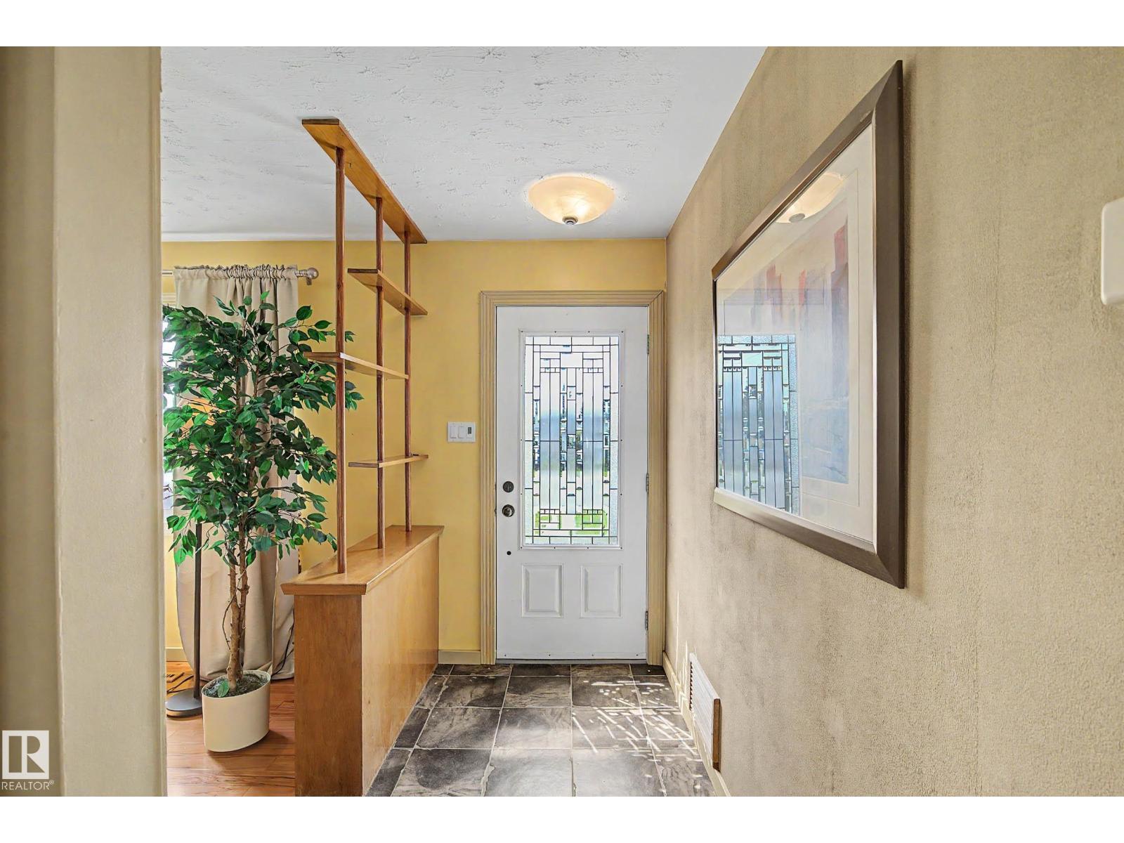 9516 129a Av Nw Property Photo 5