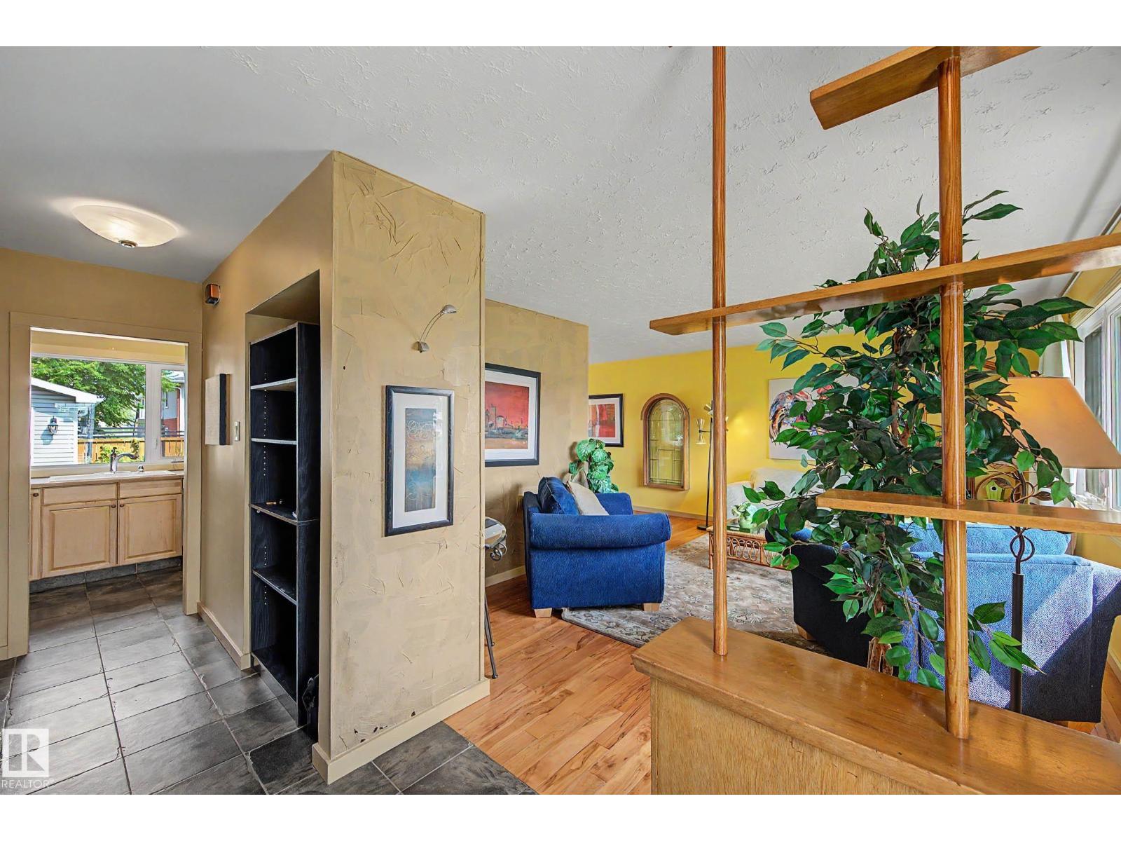 9516 129a Av Nw Property Photo 6