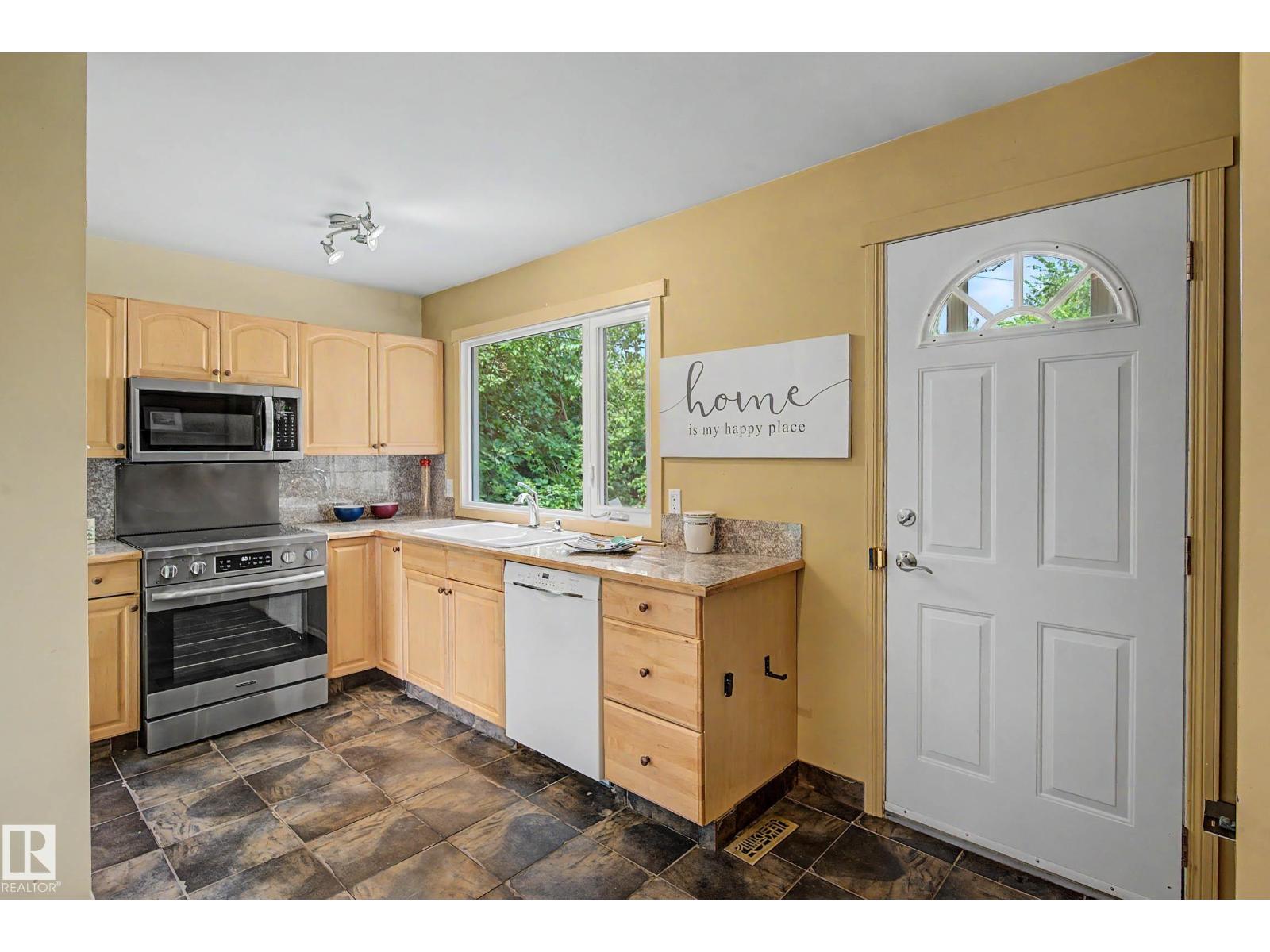 9516 129a Av Nw Property Photo 15