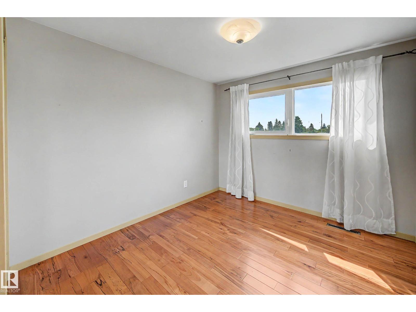 9516 129a Av Nw Property Photo 23