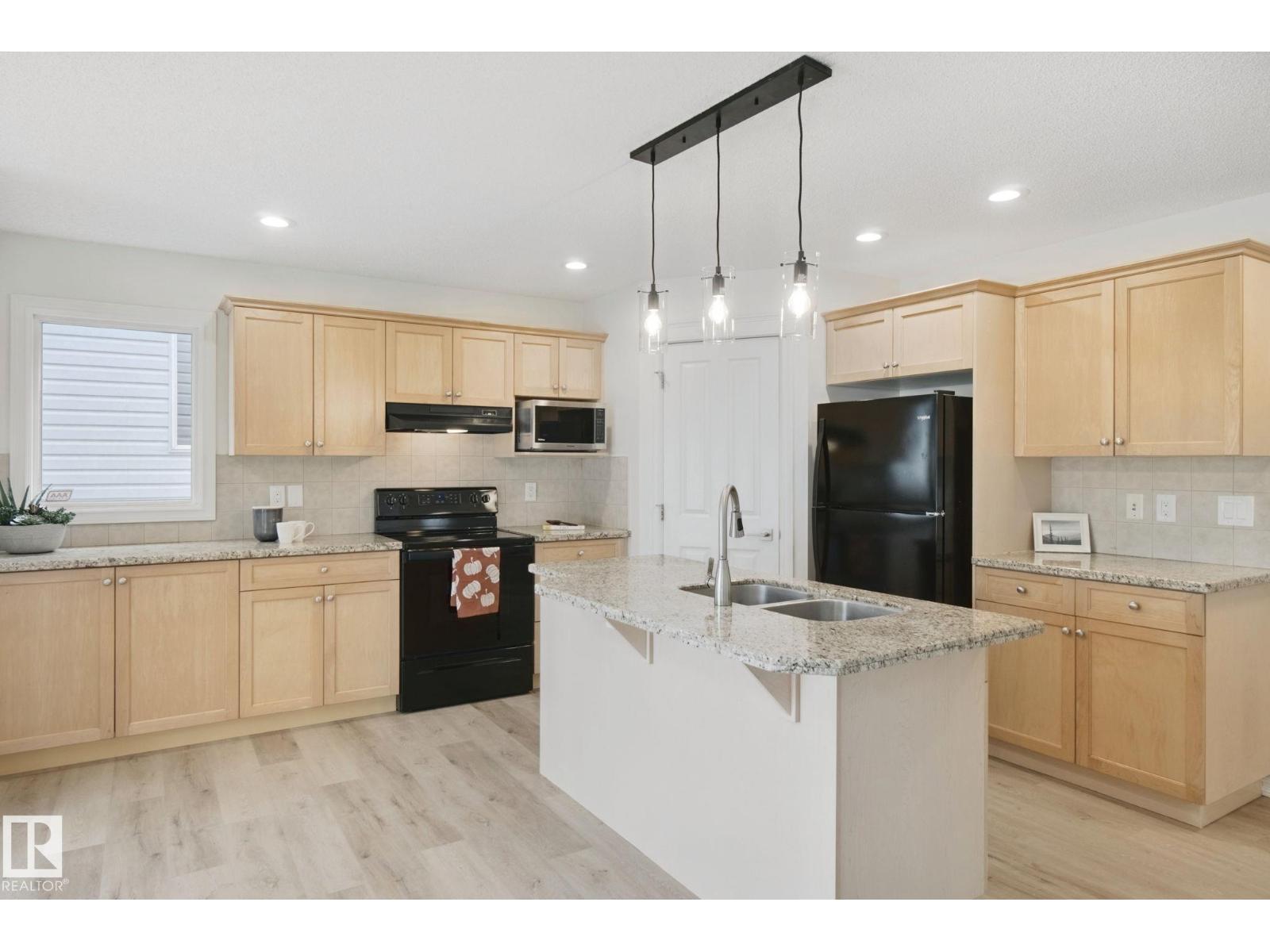 20420 56 Av Nw Property Photo 1