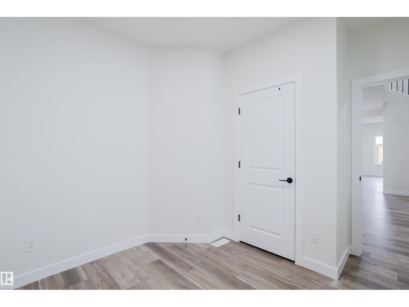 432 27 St Sw Property Photo 5