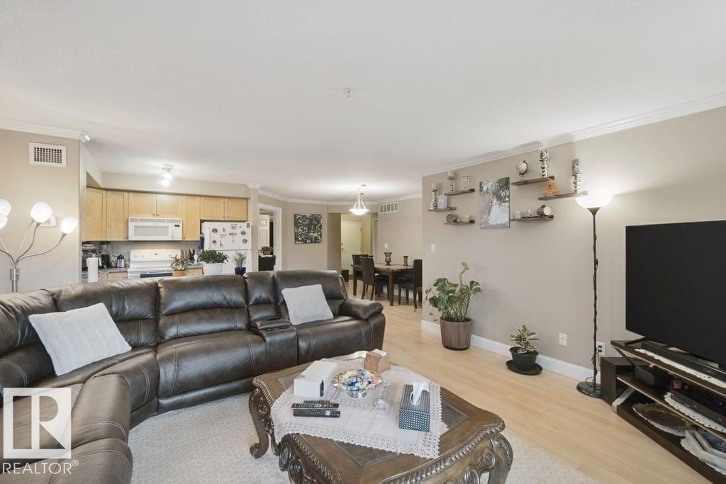 #212 13005 140 Av Nw Property Photo 9