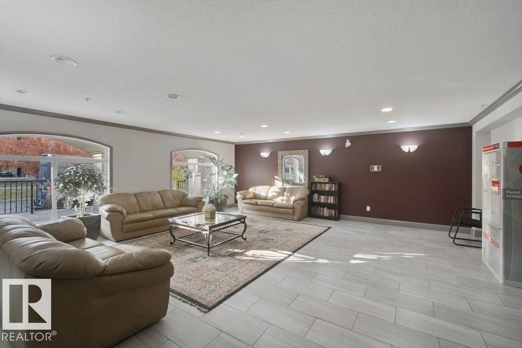 #212 13005 140 Av Nw Property Photo 34
