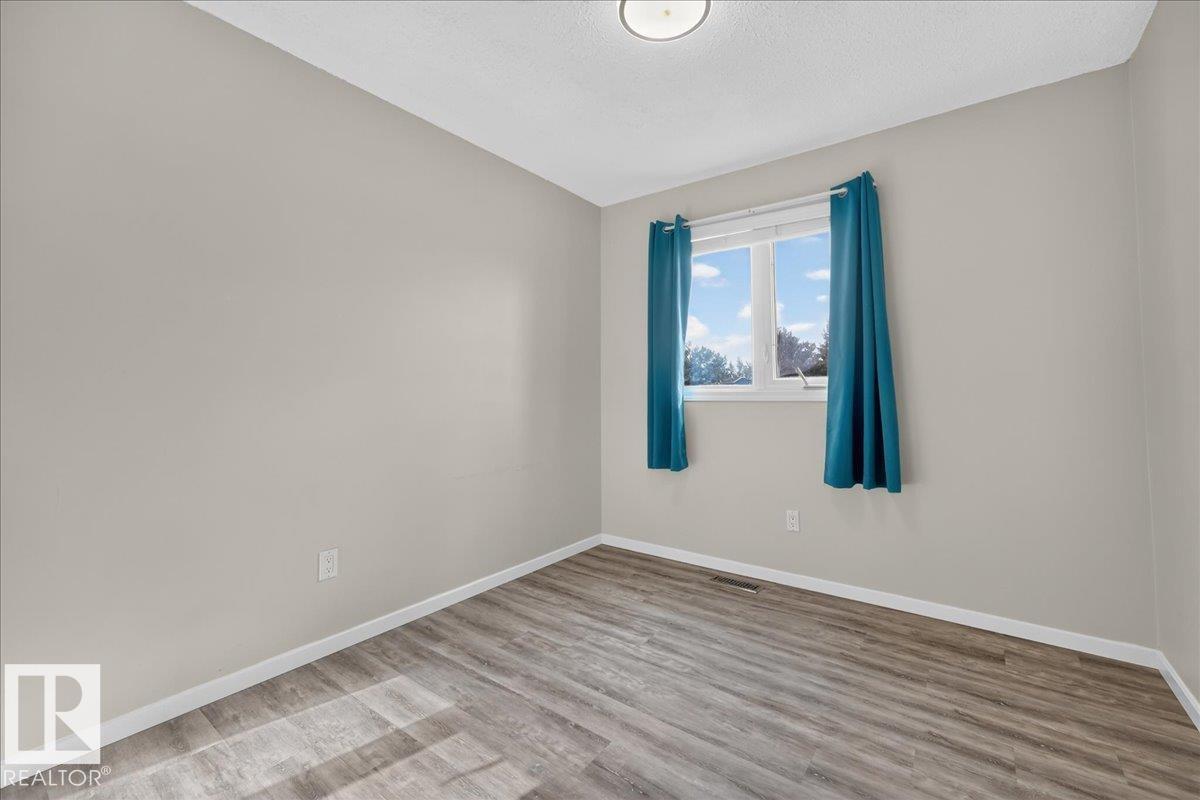 #9 3115 119 St Nw Property Photo 32
