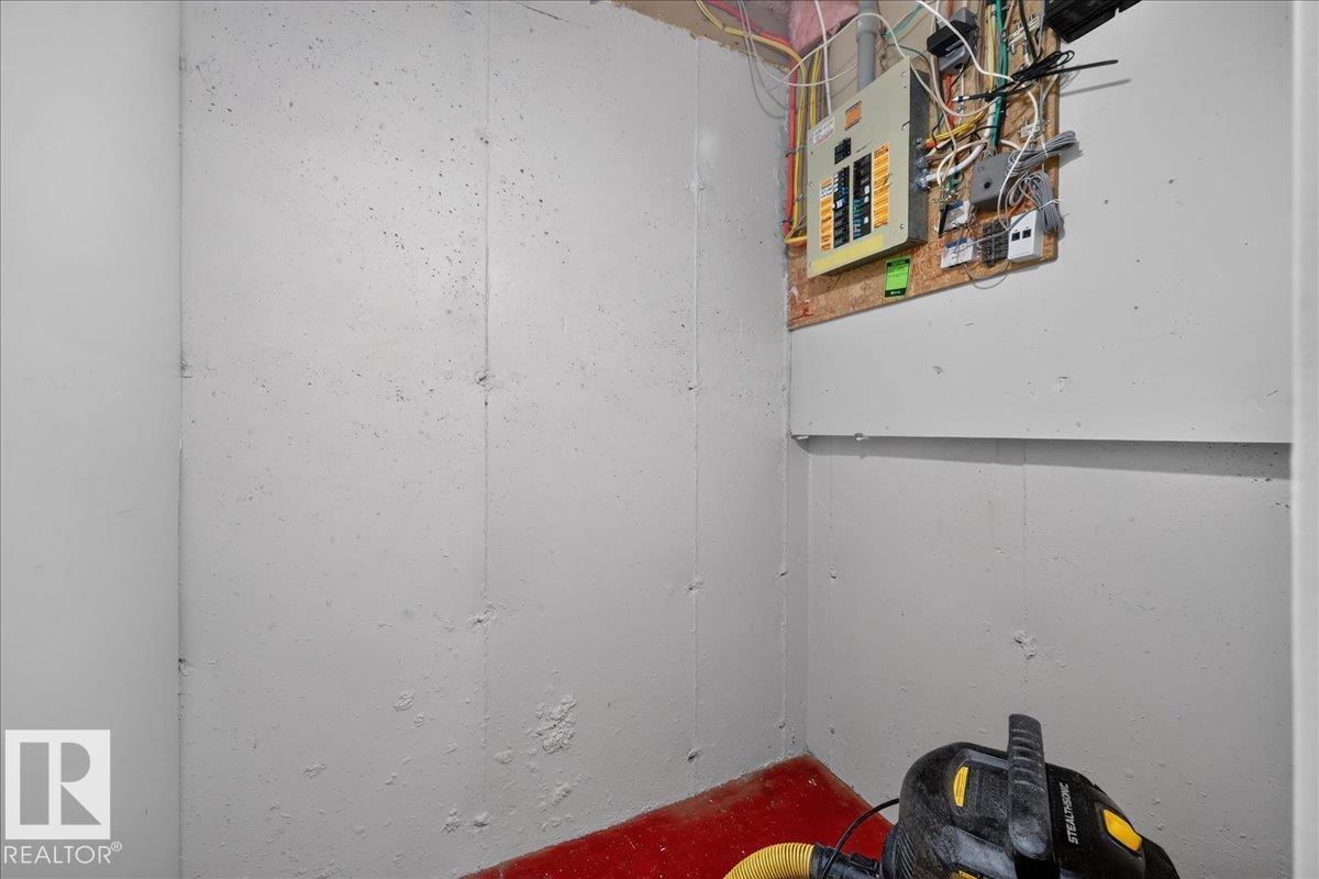 #9 3115 119 St Nw Property Photo 42