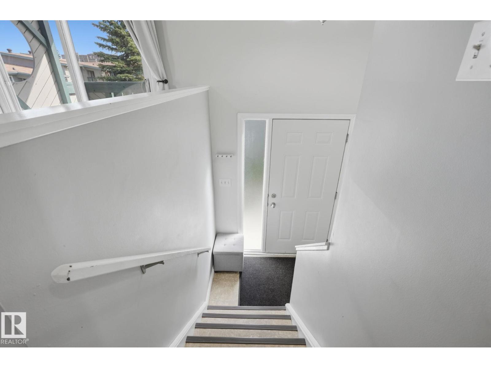 6431 180 St Nw Property Photo 4