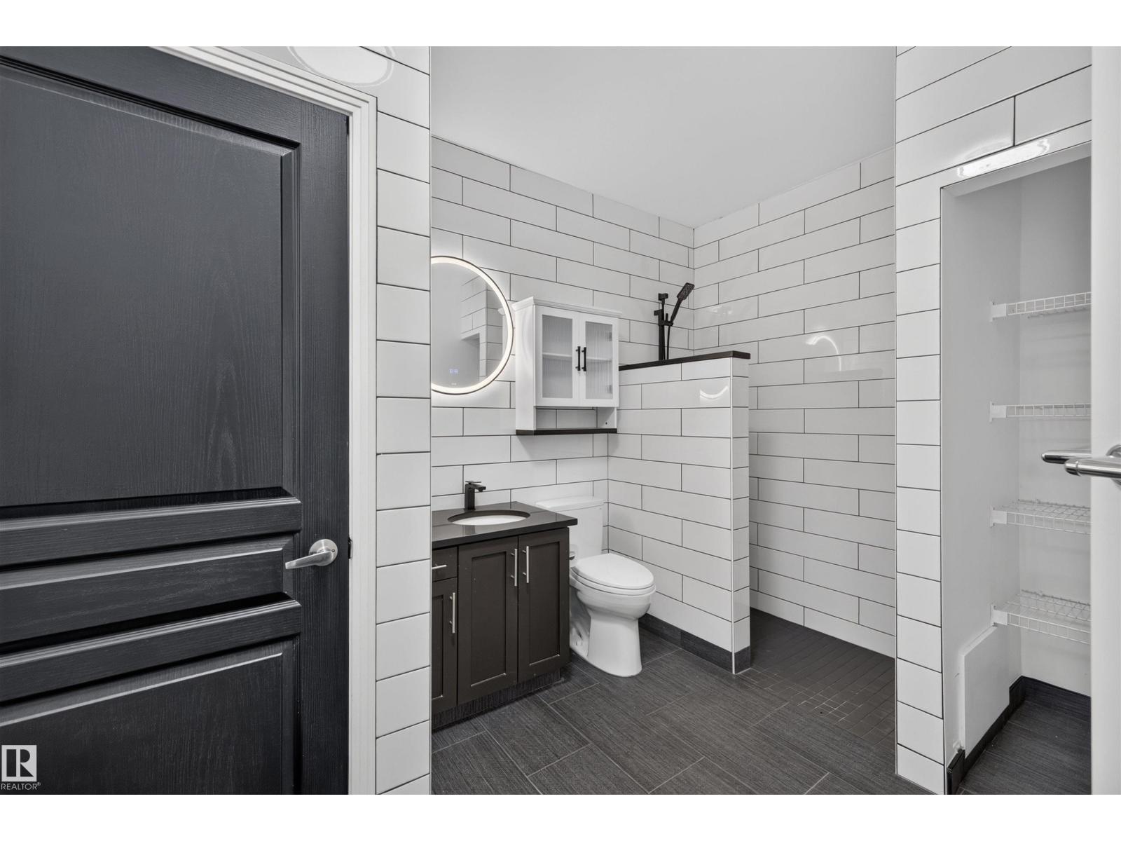 #412 9503 101 Av Nw Property Photo 3