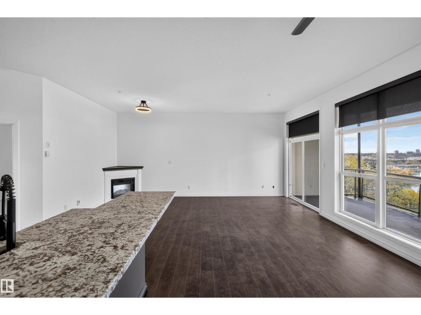 #412 9503 101 Av Nw Property Photo 12