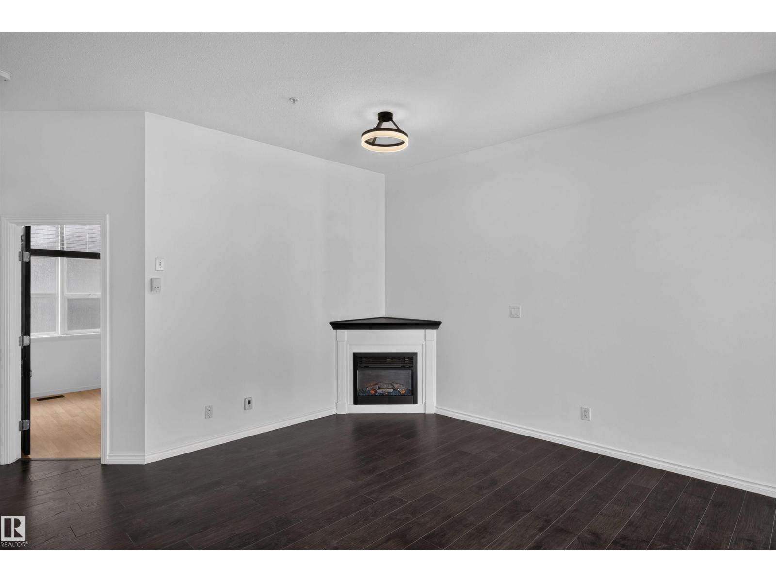#412 9503 101 Av Nw Property Photo 13