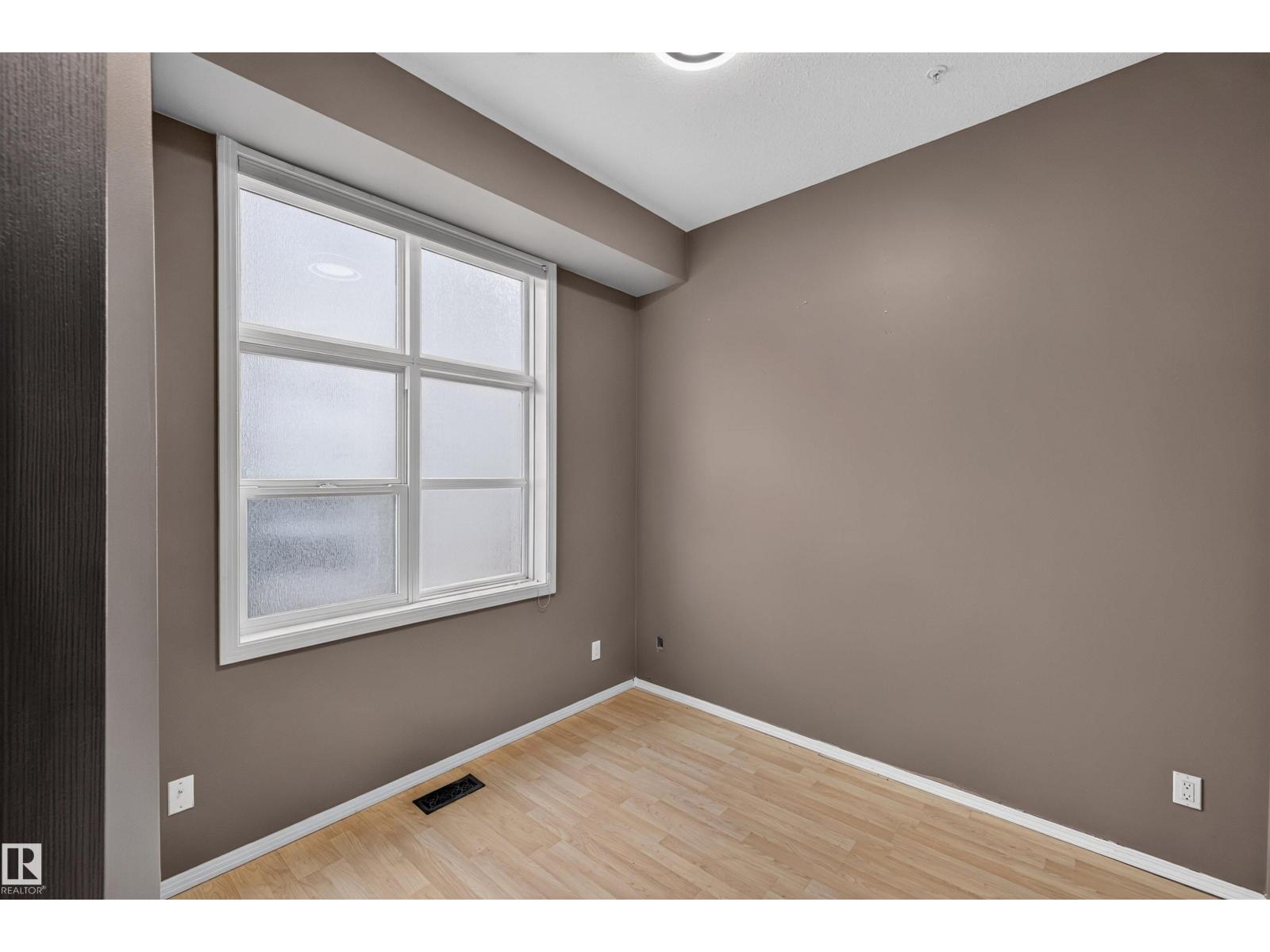 #412 9503 101 Av Nw Property Photo 15