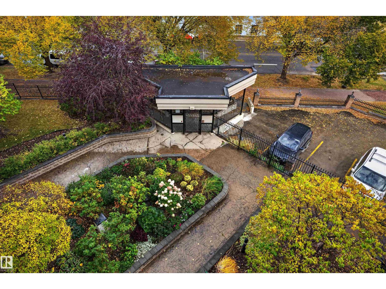 #412 9503 101 Av Nw Property Photo 35