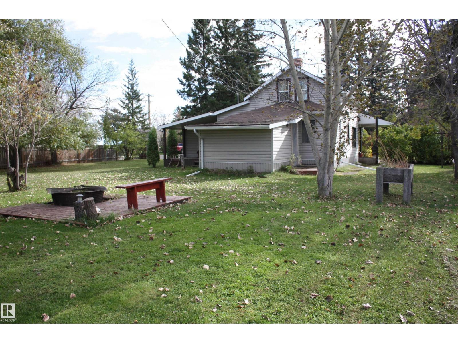 5012 49 Ave Property Photo 14