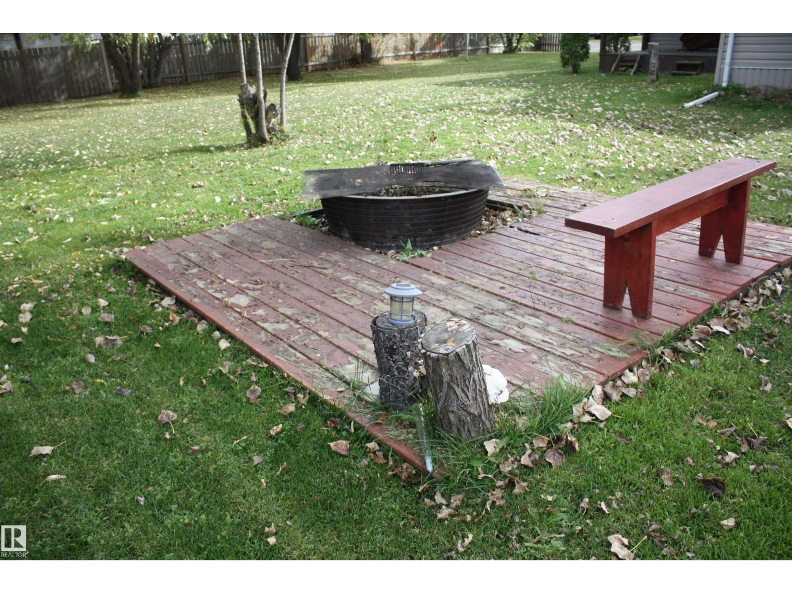 5012 49 Ave Property Photo 17