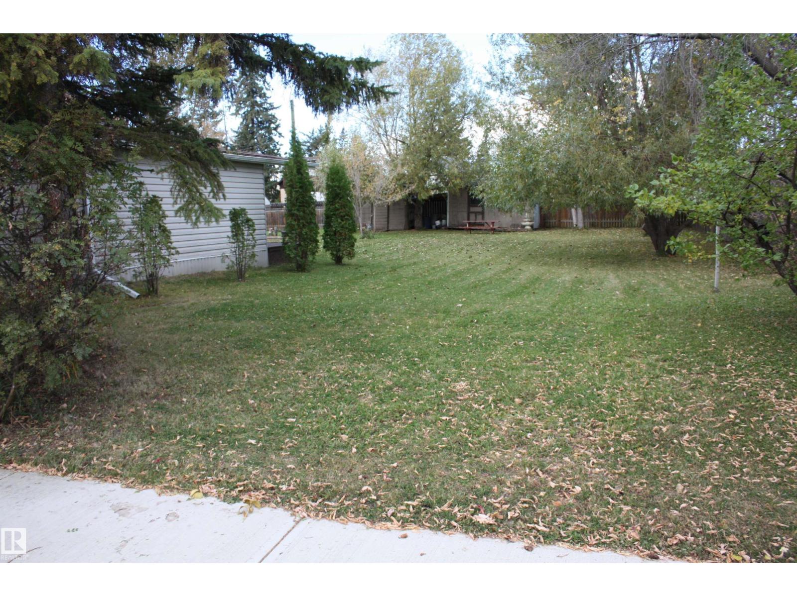 5012 49 Ave Property Photo 26