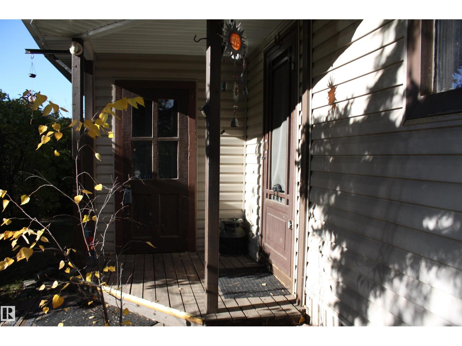 5012 49 Ave Property Photo 27