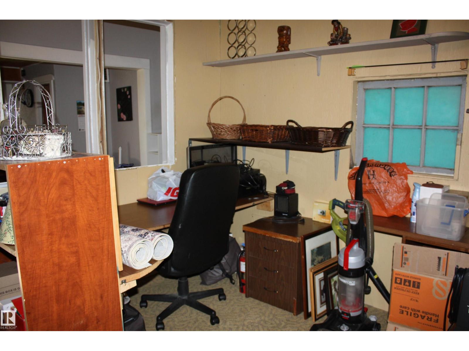 5012 49 Ave Property Photo 53