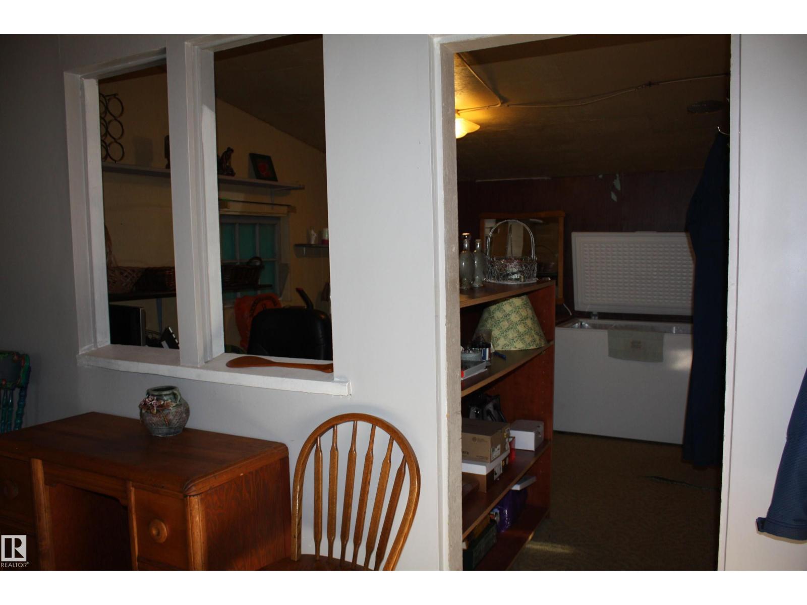 5012 49 Ave Property Photo 54