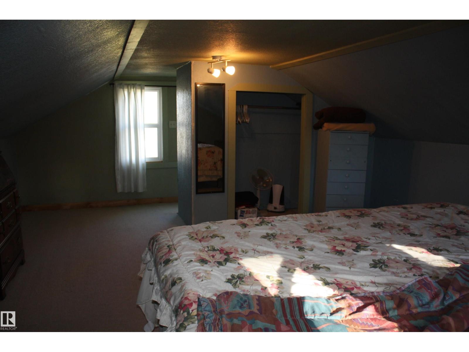 5012 49 Ave Property Photo 68