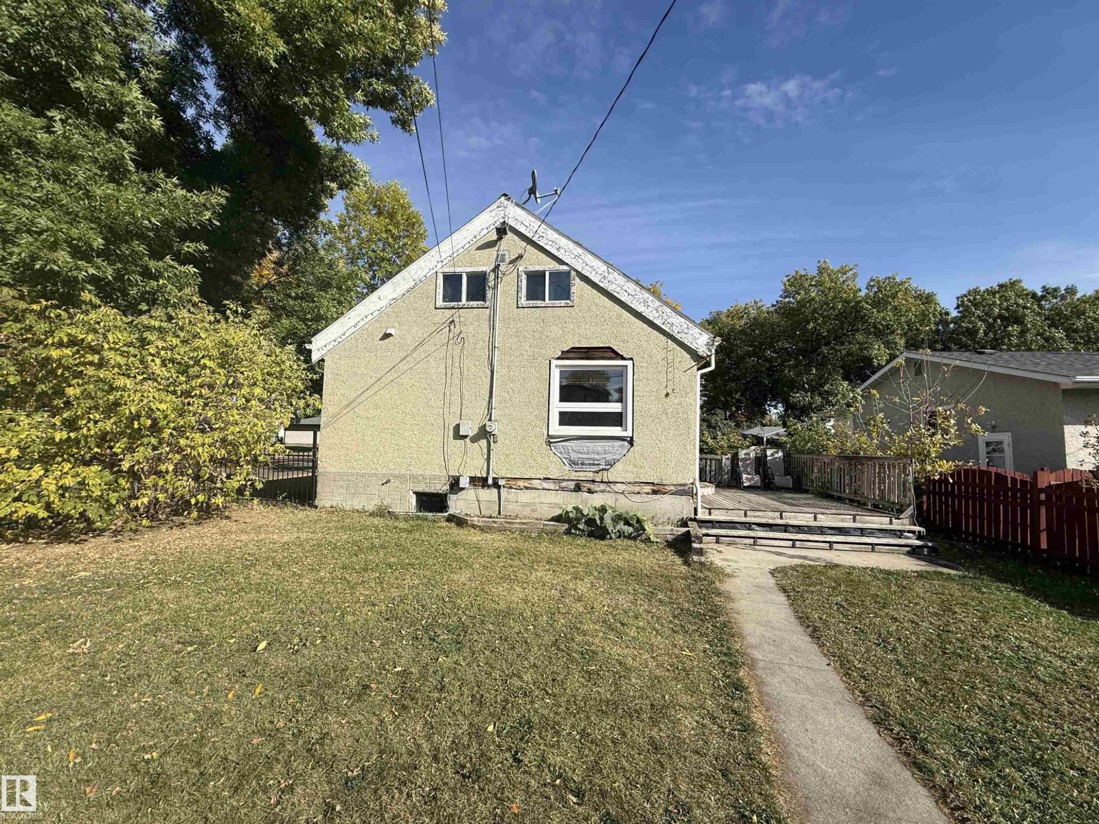 11942 37 ST NW