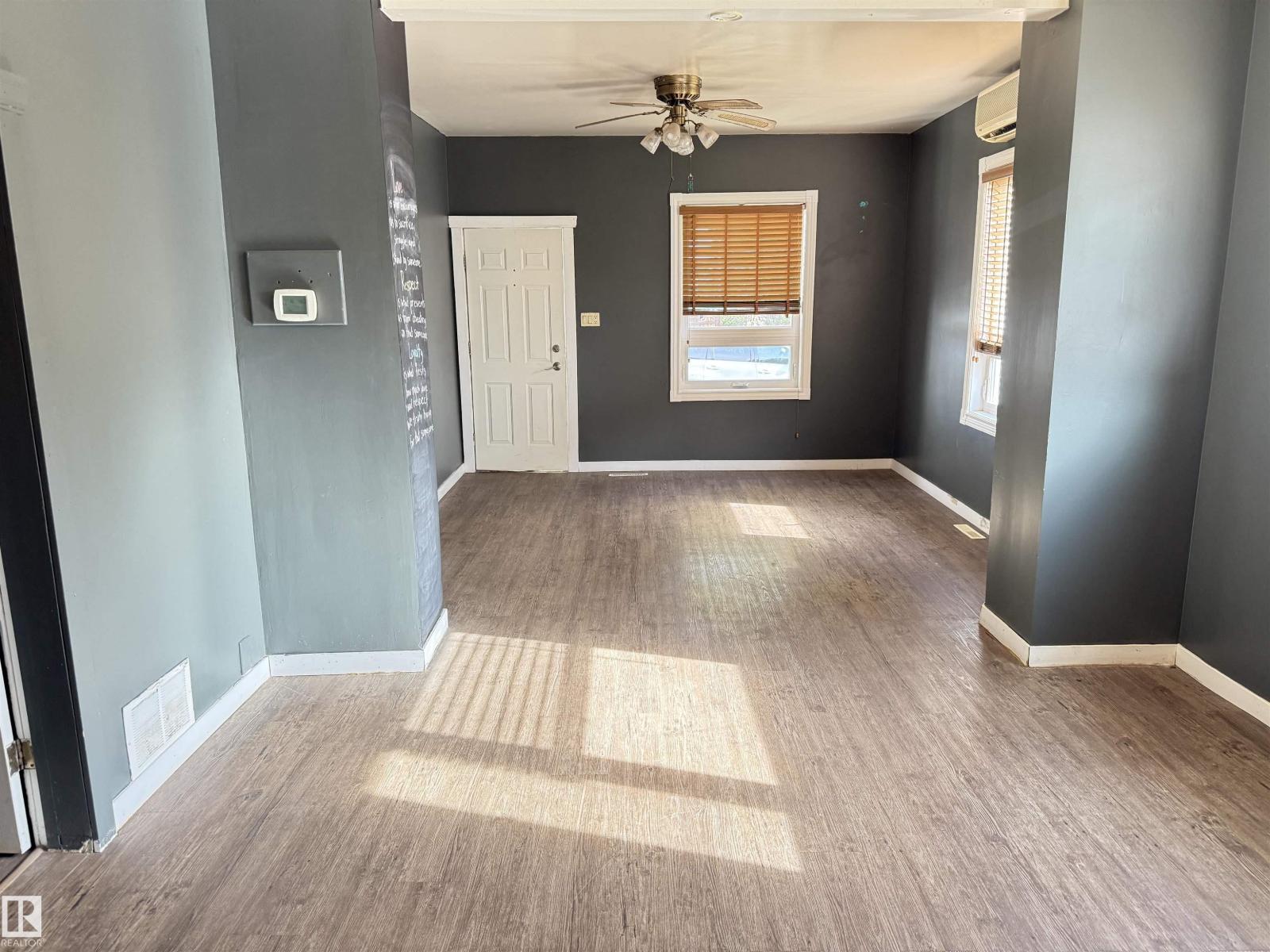 11942 37 St Nw Property Photo 5
