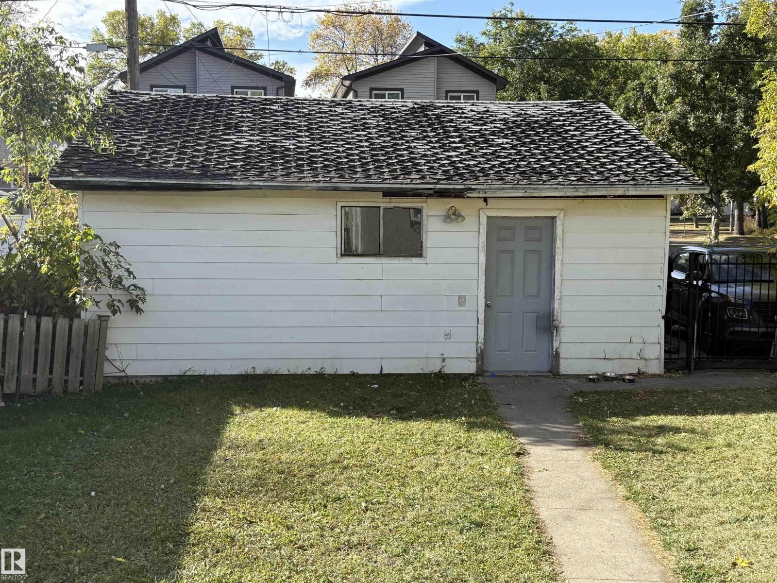 11942 37 St Nw Property Photo 42