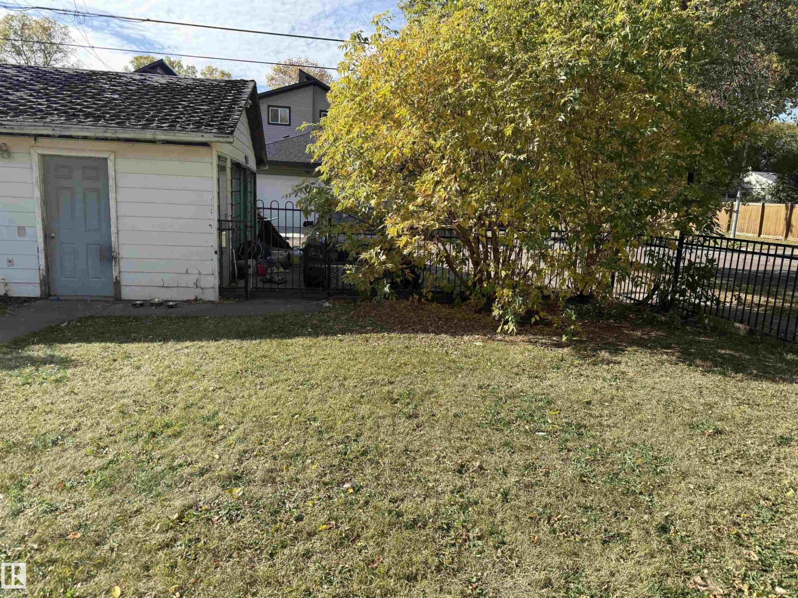 11942 37 St Nw Property Photo 45