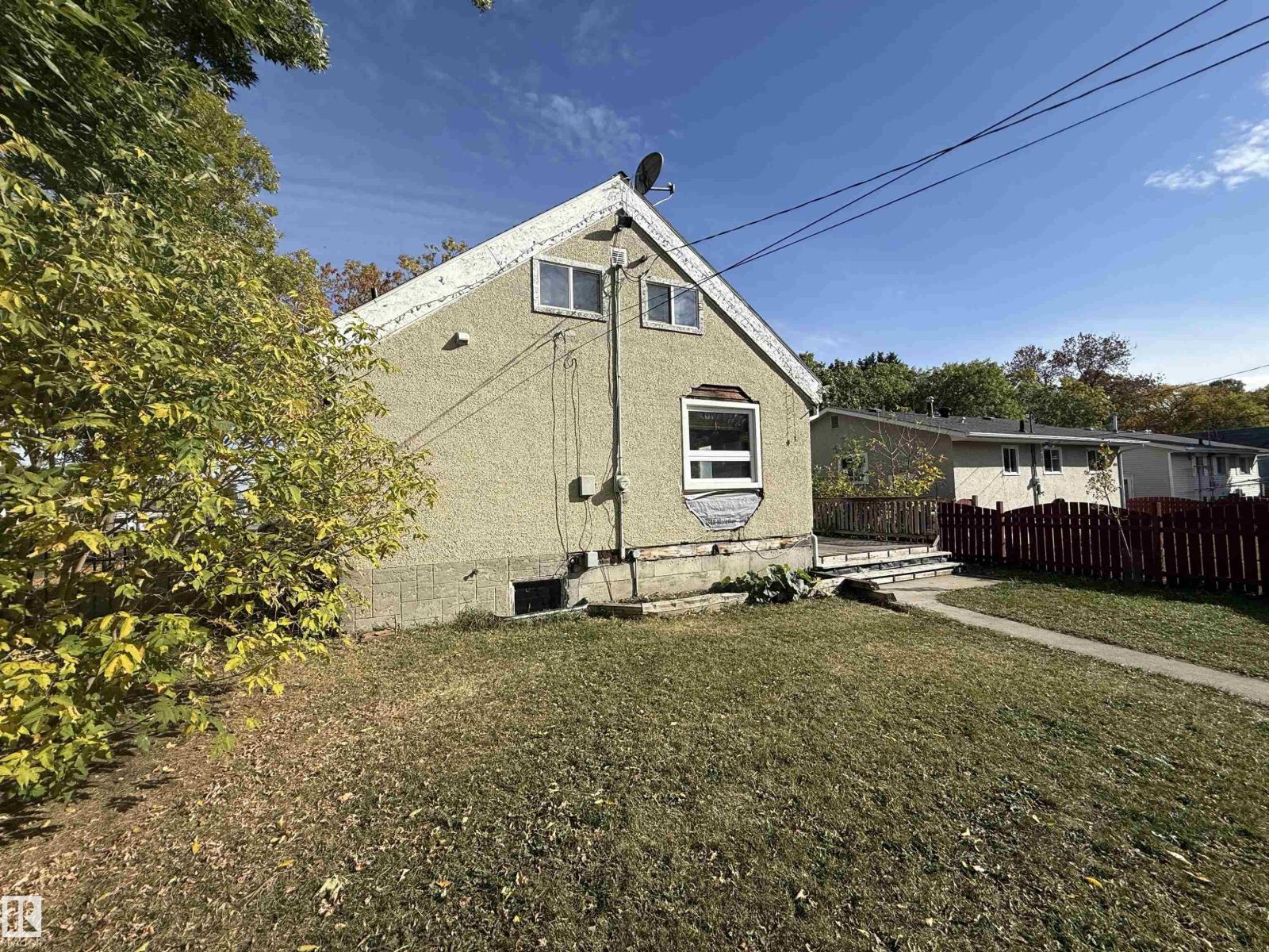 11942 37 St Nw Property Photo 48