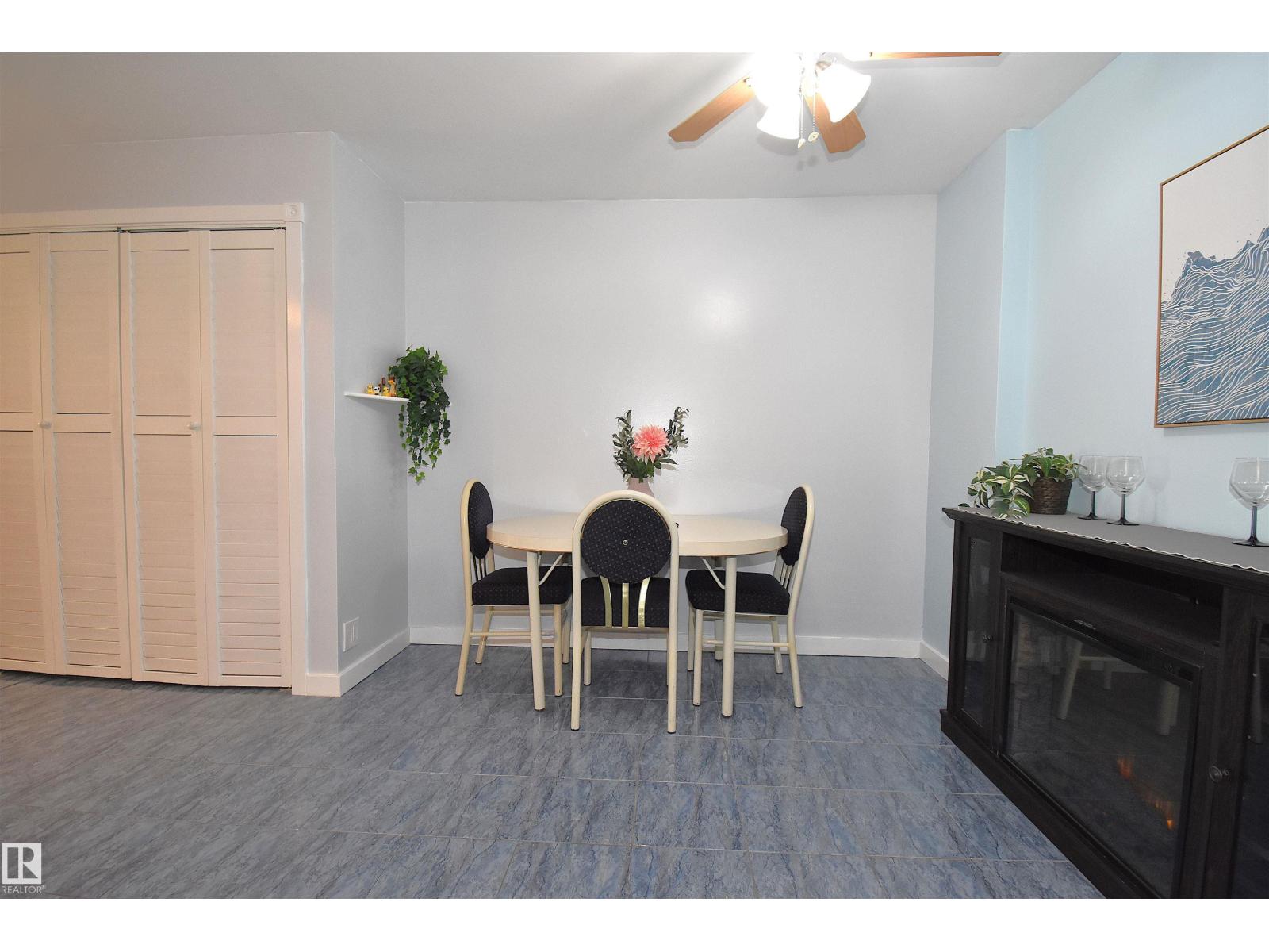 #102 11325 109 Av Nw Property Photo 5
