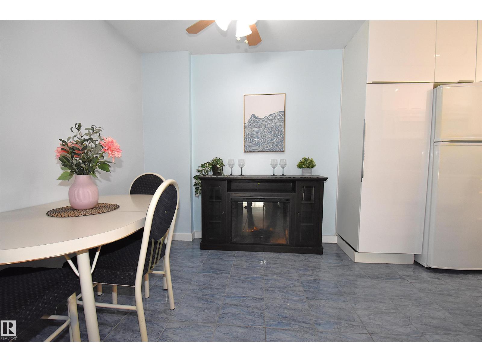 #102 11325 109 Av Nw Property Photo 6