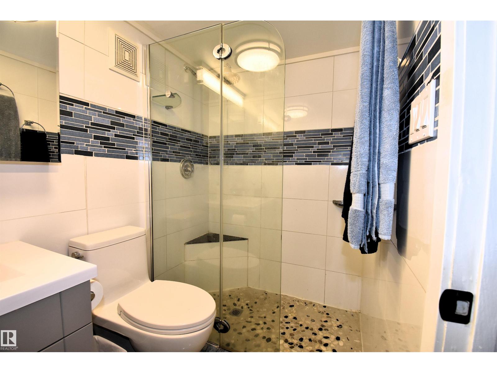 #102 11325 109 Av Nw Property Photo 9