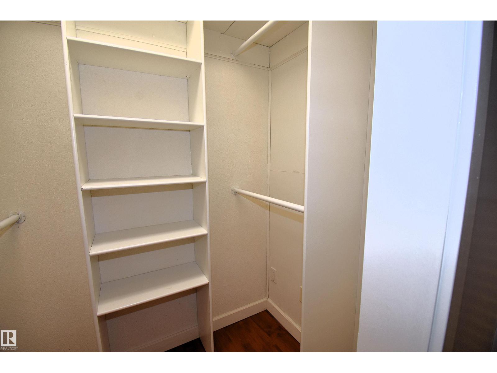 #102 11325 109 Av Nw Property Photo 15