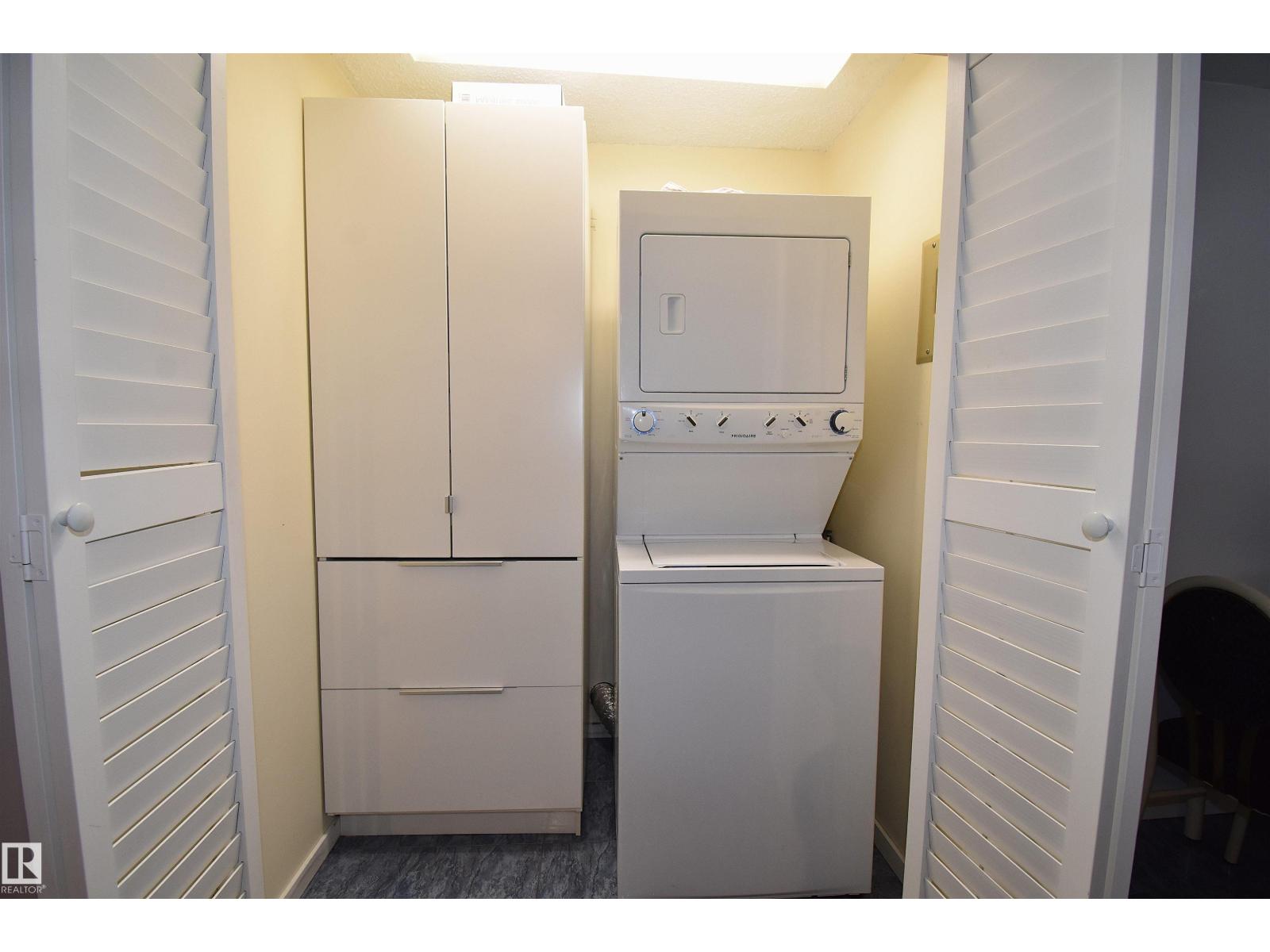 #102 11325 109 Av Nw Property Photo 16