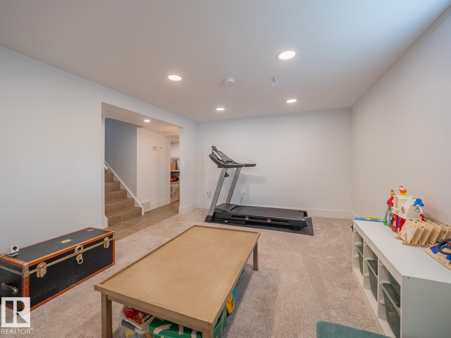 6839 111 St Nw Property Photo 25