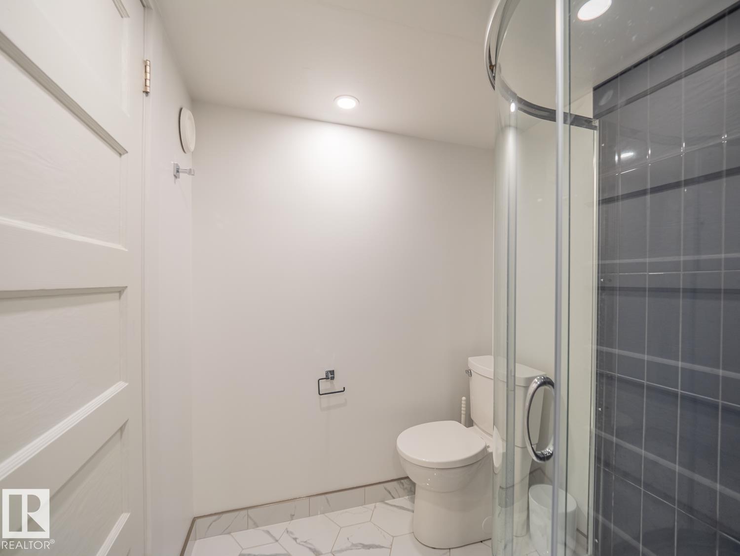 6839 111 St Nw Property Photo 30